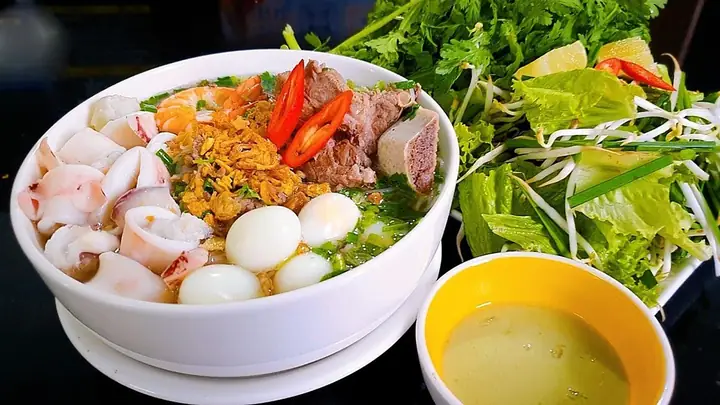 Hủ Tiếu Mực Hai Râu Thủ Đức: Review Thực Tế Về Chất Lượng & Giá Cả