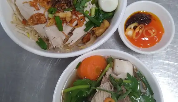 Review Hủ Tiếu Trộn A.hùng: Trải Nghiệm Thực Tế Ở Quận 10