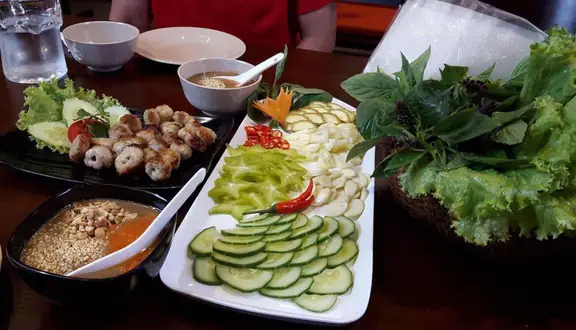 Review Nhà Hàng Khun Thai: Trải Nghiệm Ẩm Thực Thái Lan Chân Chính Tại Quận 12