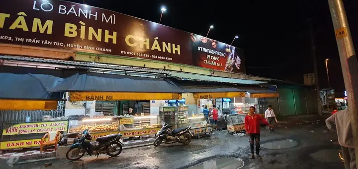 Đánh Giá Chi Tiết Lò Bánh Mì Minh Tâm: Điểm Dừng Chân Tin Cậy Cho Khách Đường Dài Tại Bình Chánh