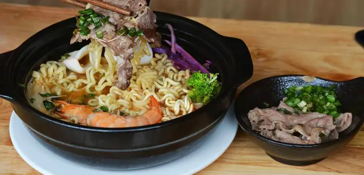 Review Chi Tiết Quán Mì Cay Seoul Yên Lãng: Trải Nghiệm Ẩm Thực Hàn Quốc Tại Hà Nội