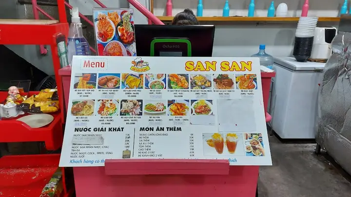 Mì Gà Quay San San: Hương Vị Đậm Đà Và Trải Nghiệm Tại Sài Gòn