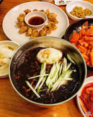 Đánh Giá Nhà Hàng Mì Hàn Quốc Láng Hạ: Trải Nghiệm Ẩm Thực Hàn Quốc Giá Rẻ Ở Trung Tâm Hà Nội Đánh Giá Nhà Hàng Mì Hàn Quốc Láng Hạ: Trải Nghiệm Ẩm Thực Hàn Quốc Giá Rẻ Ở Trung Tâm Hà Nội