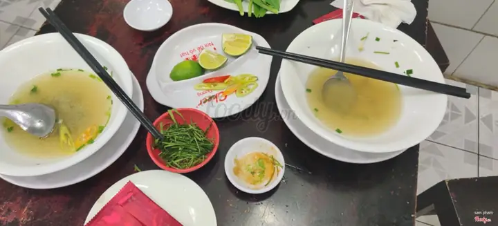 Miến Gà & Phở Gà Sơn Nga: Review Chi Tiết Quán Ăn Nổi Tiếng Ở Quận Phú Nhuận