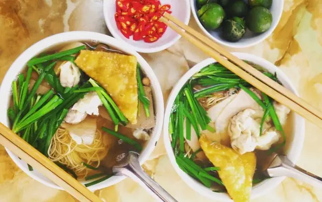 Review Mỳ Vằn Thắn Phùng Gia: Đánh Giá Chi Tiết Từ Hương Vị Đến Giá Cả Review Mỳ Vằn Thắn Phùng Gia: Đánh Giá Chi Tiết Từ Hương Vị Đến Giá Cả