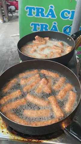 Review Toàn Diện Nem Chua Rán Chị Hạnh: Trải Nghiệm Thực Tế Tại Hà Nội