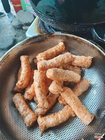 Review Toàn Diện Nem Chua Rán Chị Hạnh: Trải Nghiệm Thực Tế Tại Hà Nội