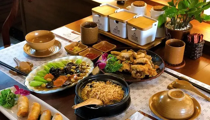 Nhà Hàng Chay Giác Ngộ: Đánh Giá Chi Tiết 4 Địa Điểm Nổi Bật