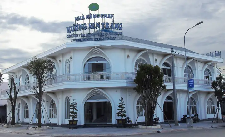 Nhà Hàng Chay Hương Sen: Đánh Giá Chi Tiết Từ A Đến Z