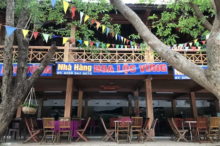 Nhà Hàng Hoa Lộc Vừng: Trải Nghiệm Ẩm Thực Tươi Mát Giữa Lòng Thành Phố Nhà Hàng Hoa Lộc Vừng: Trải Nghiệm Ẩm Thực Tươi Mát Giữa Lòng Thành Phố