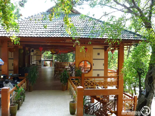 Nhà Hàng Hoa Lộc Vừng: Trải Nghiệm Ẩm Thực Tươi Mát Giữa Lòng Thành Phố Nhà Hàng Hoa Lộc Vừng: Trải Nghiệm Ẩm Thực Tươi Mát Giữa Lòng Thành Phố