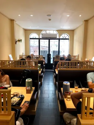 Nhà Hàng Nhật Bản Fujiro: Đánh Giá Chi Tiết Và Trải Nghiệm Thực Tế