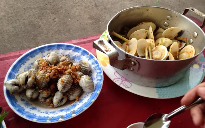 Ốc Hạt Dẻ Cần Thơ: Góc Nhìn Toàn Diện Về Quán Ăn Hải Sản Đường Phố Nổi Tiếng