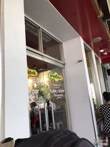 Phở 24 Nguyễn Lương Bằng: Đánh Giá Chi Tiết Về Hương Vị, Giá Cả Và Trải Nghiệm