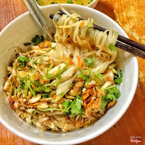 Phở Gà 3 Anh Em: Đánh Giá Chi Tiết Về Hương Vị Và Giá Cả