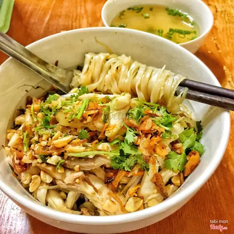 Phở Gà 3 Anh Em: Đánh Giá Chi Tiết Về Hương Vị Và Giá Cả