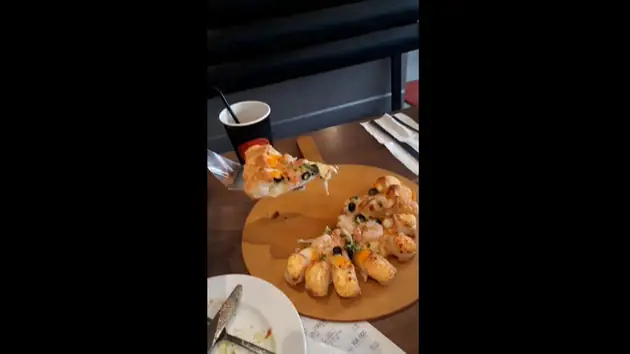 Pizza Hut Lê Văn Khương: Đánh Giá Toàn Diện Về Trải Nghiệm Ăn Uống Tại Quận 12