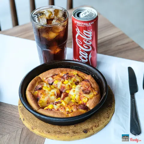 Đánh Giá Chi Tiết Pizza Hut Phan Xích Long: Trải Nghiệm Thực Tế & Phân Tích Toàn Diện