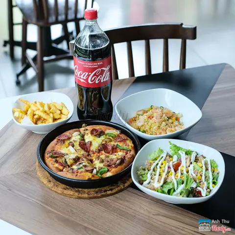 Đánh Giá Chi Tiết Pizza Hut Phan Xích Long: Trải Nghiệm Thực Tế & Phân Tích Toàn Diện