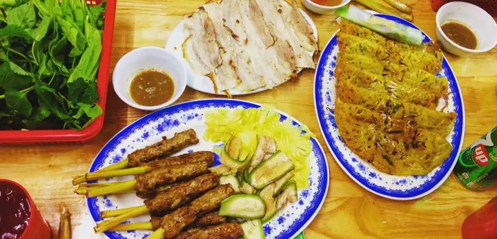 Review Chi Tiết Quán Bánh Xèo Tư Đông Hà Nội: Trải Nghiệm Thực Tế & Đánh Giá Khách Quan