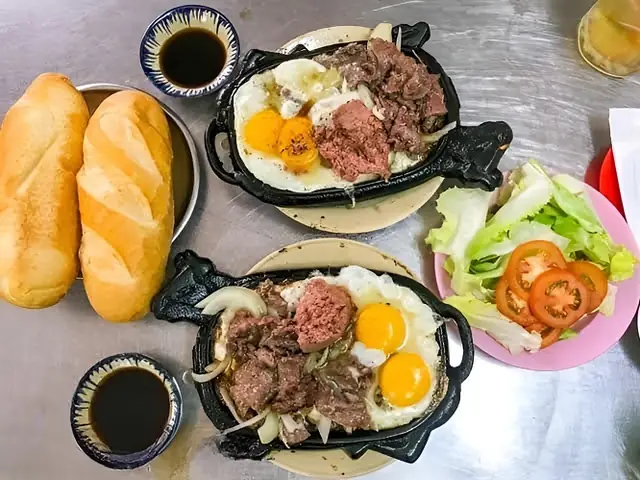 Bò Né Ký Con Quận 4: Đánh Giá Chi Tiết Quán Bò Né Ngon Gần Chung Cư Đoàn Văn Bơ