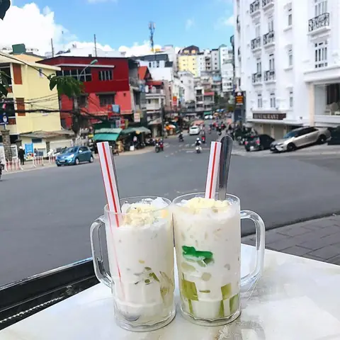 Quán Chè Thái Bà Triệu: Trải Nghiệm Đồ Ngọt Quen Thuộc Nhưng Đầy Chất Lượng Tại Đà Lạt Quán Chè Thái Bà Triệu: Trải Nghiệm Đồ Ngọt Quen Thuộc Nhưng Đầy Chất Lượng Tại Đà Lạt