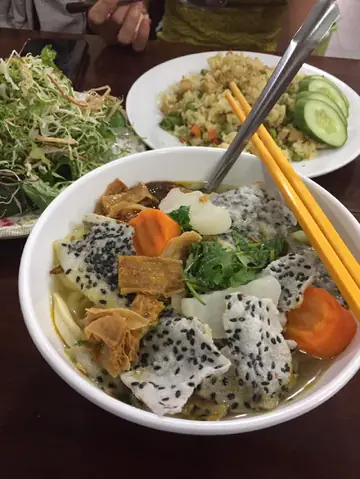 Đánh Giá Toàn Diện Quán Cơm Chay Giác Đức: Trải Nghiệm Ẩm Thực Chay Đậm Chất Buôn Ma Thuột