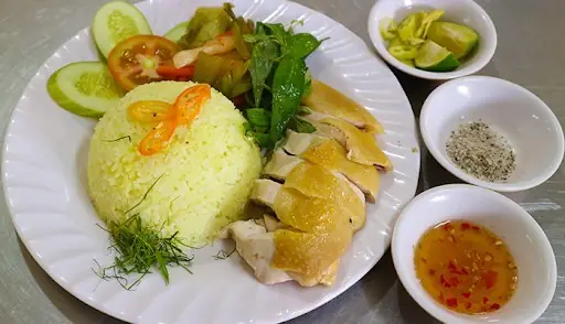 Đánh Giá Quán Cơm Gà Tam Trinh: Trải Nghiệm Thực Tế Và Góp Ý