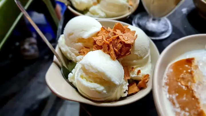 Kem Xôi Thu Nga: Đánh Giá Chi Tiết Quán Kem Xôi Ngon Giá Rẻ Hà Nội Kem Xôi Thu Nga: Đánh Giá Chi Tiết Quán Kem Xôi Ngon Giá Rẻ Hà Nội