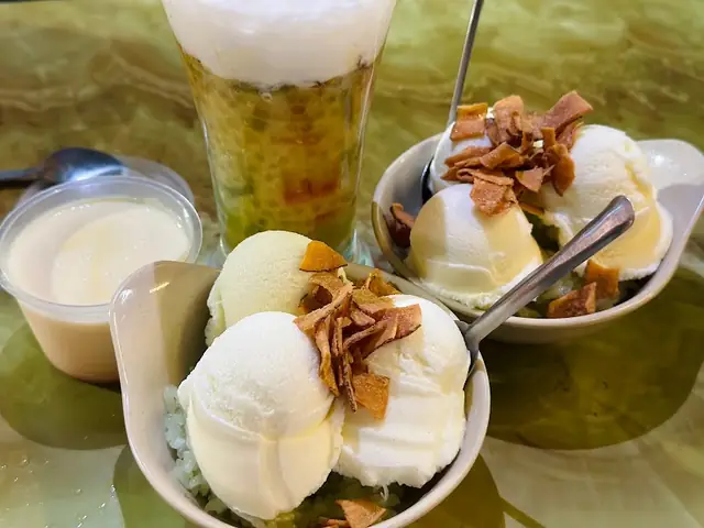 Kem Xôi Thu Nga: Đánh Giá Chi Tiết Quán Kem Xôi Ngon Giá Rẻ Hà Nội Kem Xôi Thu Nga: Đánh Giá Chi Tiết Quán Kem Xôi Ngon Giá Rẻ Hà Nội