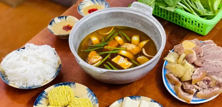 Đánh Giá Chi Tiết Quán Lẩu Đuôi Bò B112: Trải Nghiệm Thực Tế Và So Sánh Với Các Lựa Chọn Phổ Biến