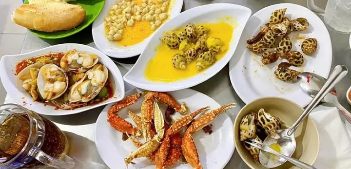 Đánh Giá Chi Tiết Quán Ốc 379 Vĩnh Viễn: Trải Nghiệm Hải Sản Tại Quận 10