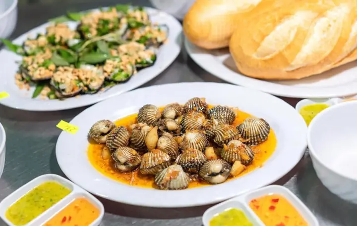 Đánh Giá Chi Tiết Quán Ốc Thảo Quận 4: Trải Nghiệm Món Ngon Gần Khu Chợ An Đông