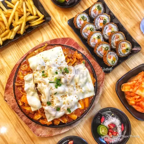 Santori - Đồ Ăn Hàn Quốc Review Chi Tiết: Có Đáng Thử Tại Hà Nội?