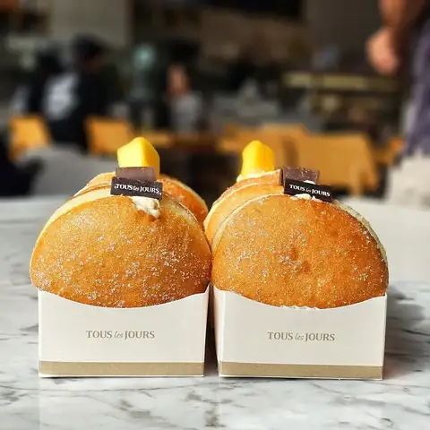 Review Chi Tiết Tiệm Bánh Tous Les Jours Gò Vấp: Điểm Đến Của Người Sành Ăn