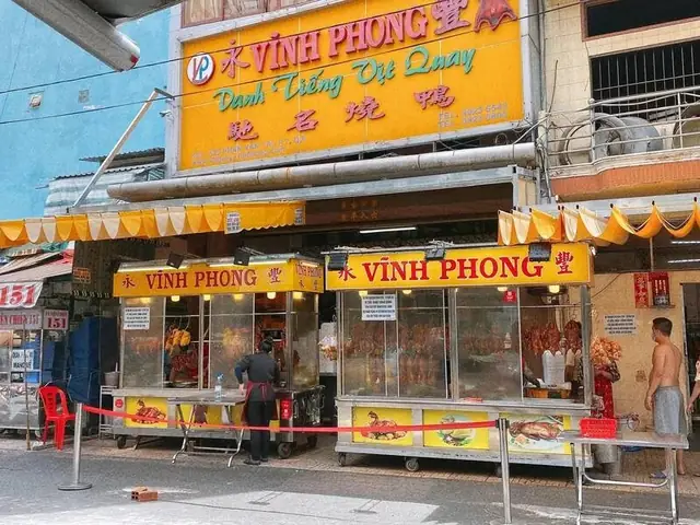 Vịt Quay Vĩnh Phong Quận 5: Review Chi Tiết Về Hương Vị, Giá Cả & Trải Nghiệm Thực Tế
