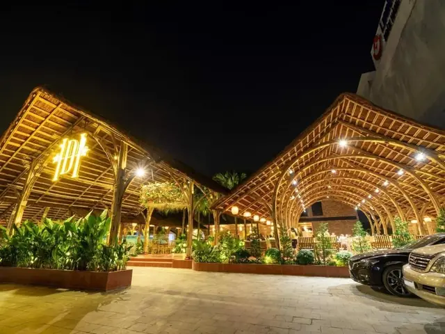 Review Chi Tiết Nhà Hàng Vườn Ẩm Thực Đông Hồ: Trải Nghiệm Ẩm Thực Giữa Làn Khí Trời Bình Dương Review Chi Tiết Nhà Hàng Vườn Ẩm Thực Đông Hồ: Trải Nghiệm Ẩm Thực Giữa Làn Khí Trời Bình Dương