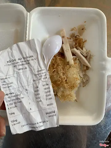 Đánh Giá Chi Tiết Xôi Chè Bùi Thị Xuân: Quán Xôi Gia Truyền Nổi Tiếng Sài Gòn