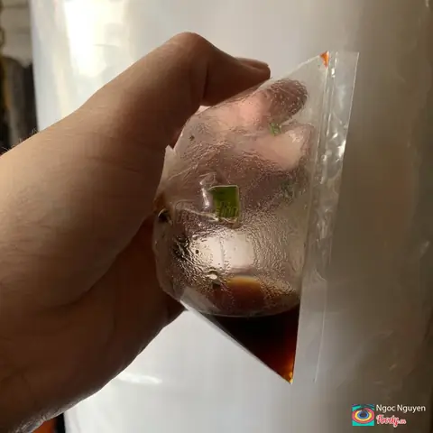 Đánh Giá Chi Tiết Xôi Chè Bùi Thị Xuân: Quán Xôi Gia Truyền Nổi Tiếng Sài Gòn