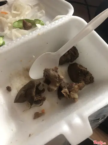 Đánh Giá Chi Tiết Xôi Chè Bùi Thị Xuân: Quán Xôi Gia Truyền Nổi Tiếng Sài Gòn