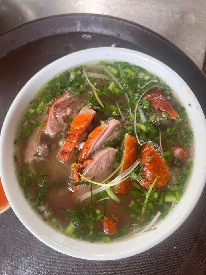 Cách nấu bún vịt không măng thơm ngon, không tanh