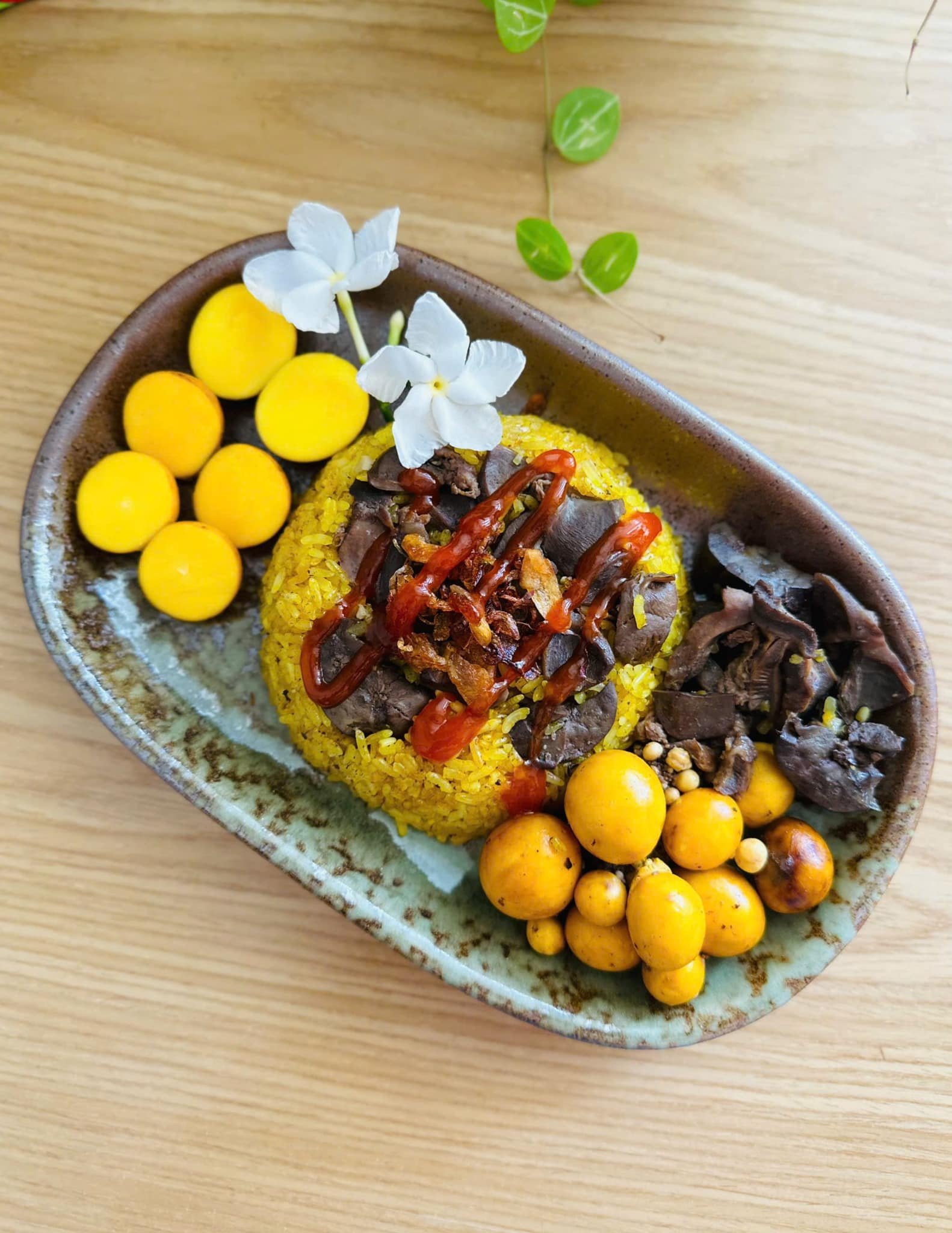 Chia sẻ cách nấu xôi nghệ tươi vàng óng ngon như ngoài hàng