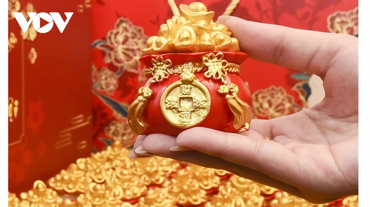 gia vang hom nay 27 3 vang sjc giao dich o muc 169,9 trieu dong luong hinh anh 1