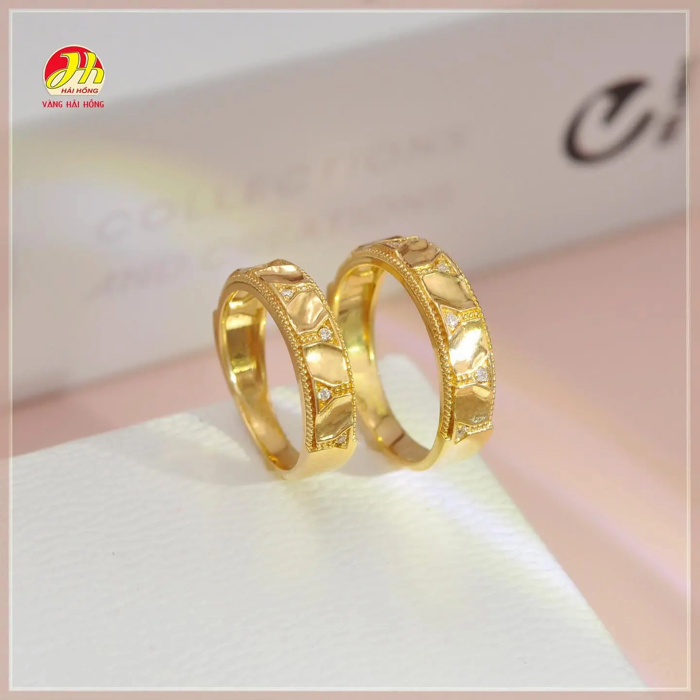 Trang sức vàng 24k tinh xảo, cập nhật giá vàng 24k Hải Hồng hôm nay