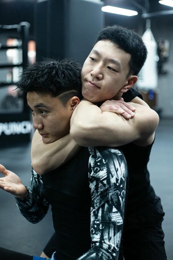 176+ Ảnh dí nhau cực căng với những màn combat đầy kịch tính 20 ảnh dí nhau 20