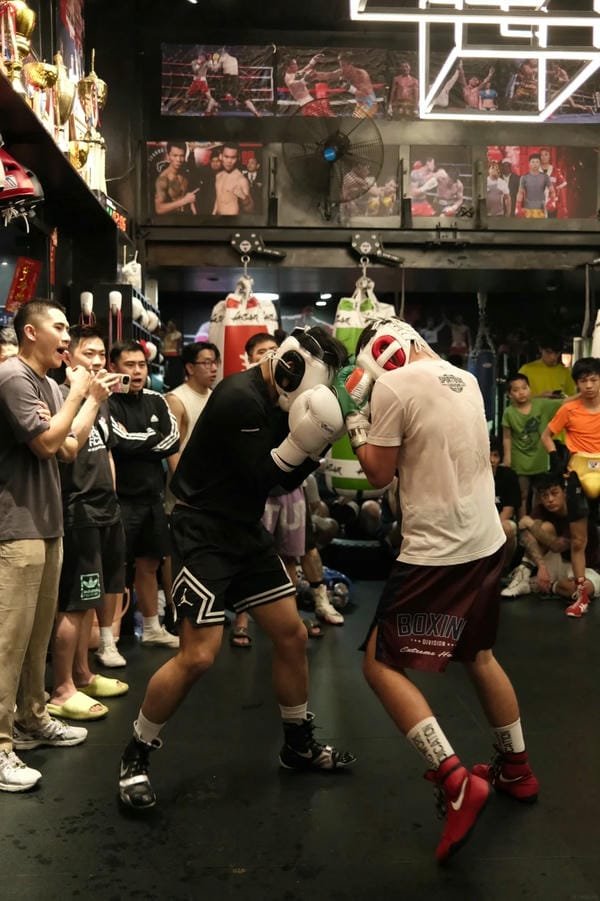 176+ Ảnh dí nhau cực căng với những màn combat đầy kịch tính 21 ảnh dí nhau 21