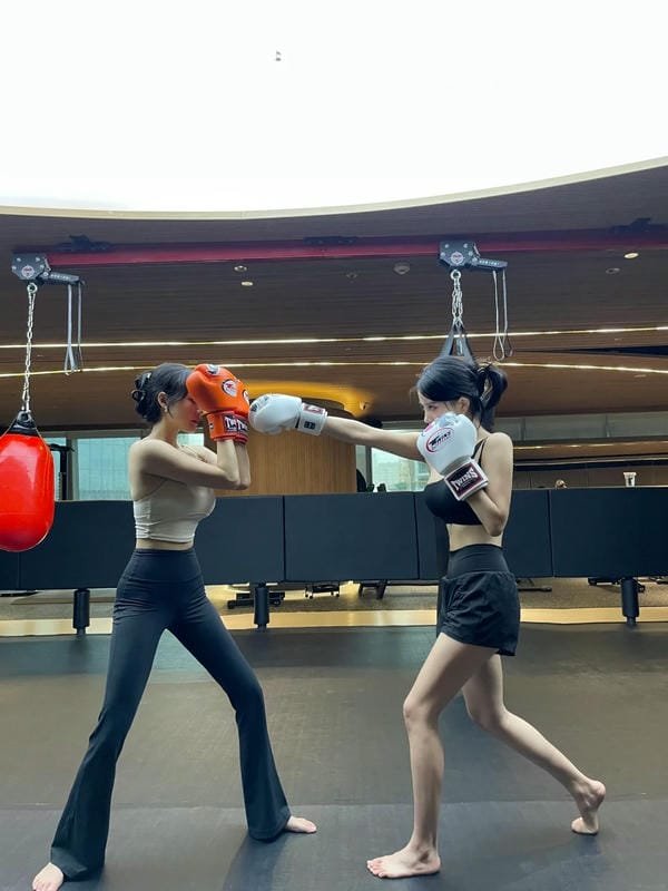 176+ Ảnh dí nhau cực căng với những màn combat đầy kịch tính 5 ảnh dí nhau 5