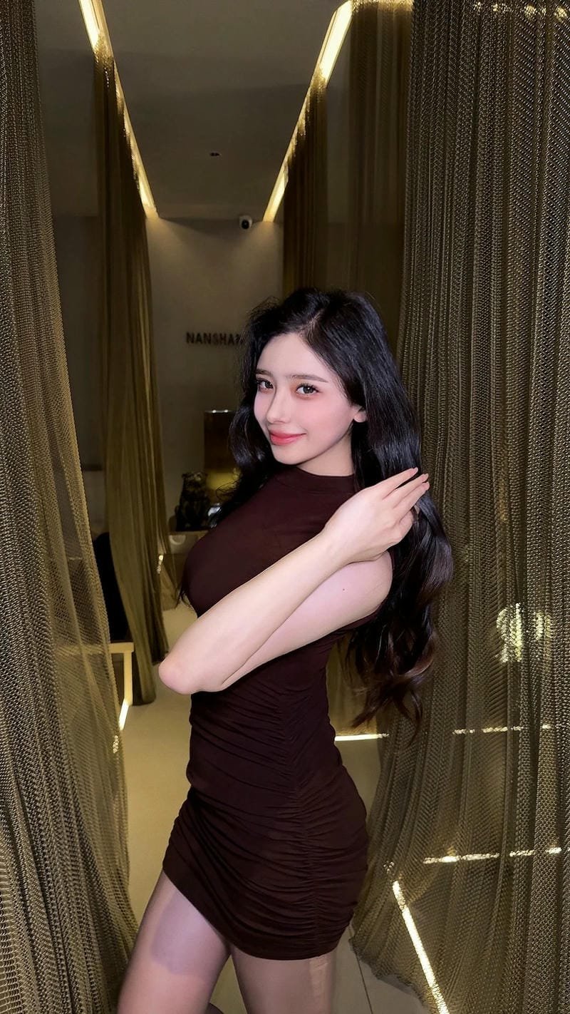 Top 120+ ảnh gái xinh TikTok dễ thương thần thái cực nổi bật 35 ảnh gái xinh tiktok mặc váy ngắn