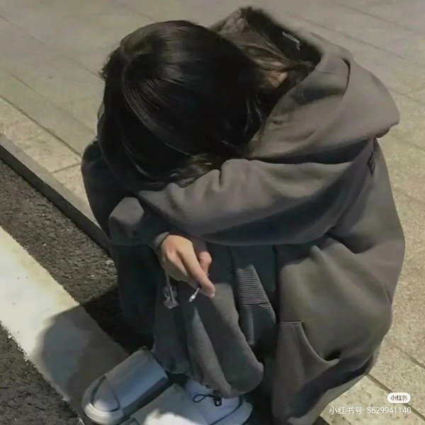 ảnh girl che mặt buồn 17