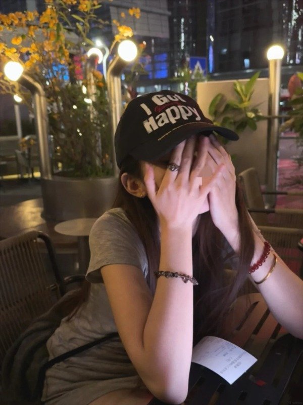 ảnh girl che mặt buồn 25